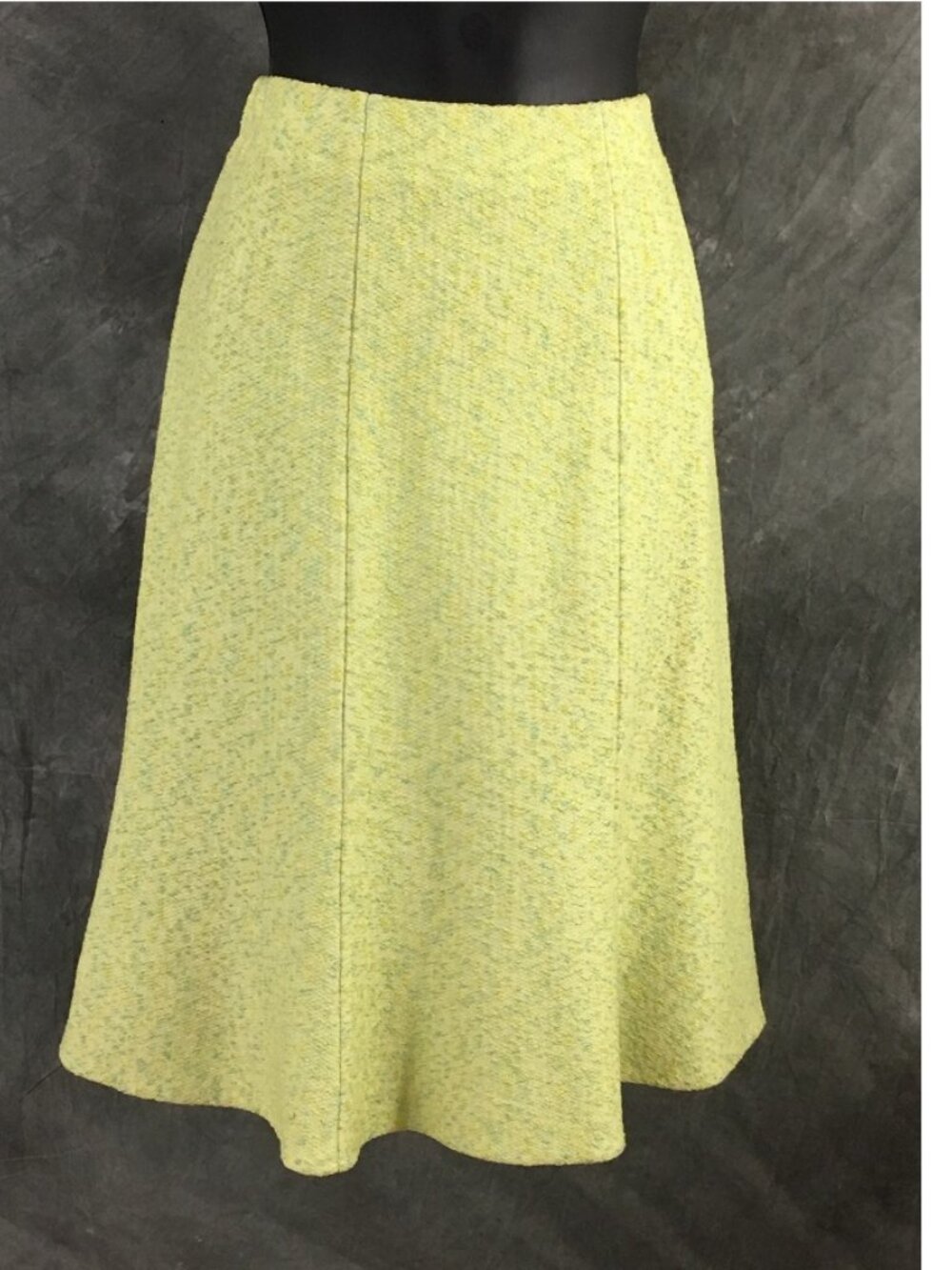 BEAUTIFUL St John couture knit green multi jacket skirt suit size 8 - Picture 9 of 10